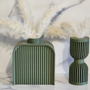 Elegant Olive Vases with Pampas Grass